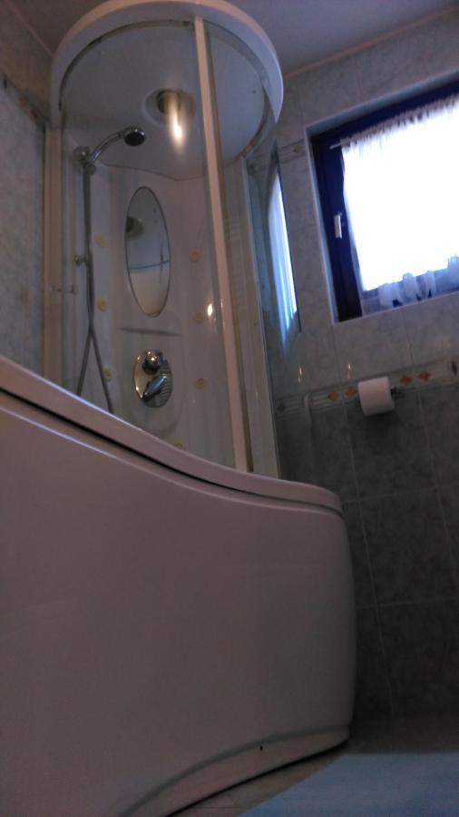 Lair By The Sea - Stoja, Pula Apartment Bagian luar foto