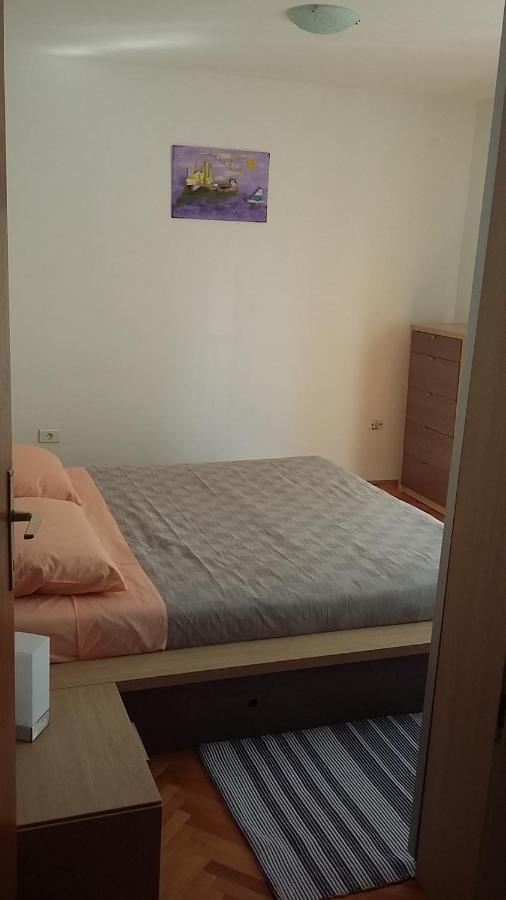Lair By The Sea - Stoja, Pula Apartment Bagian luar foto