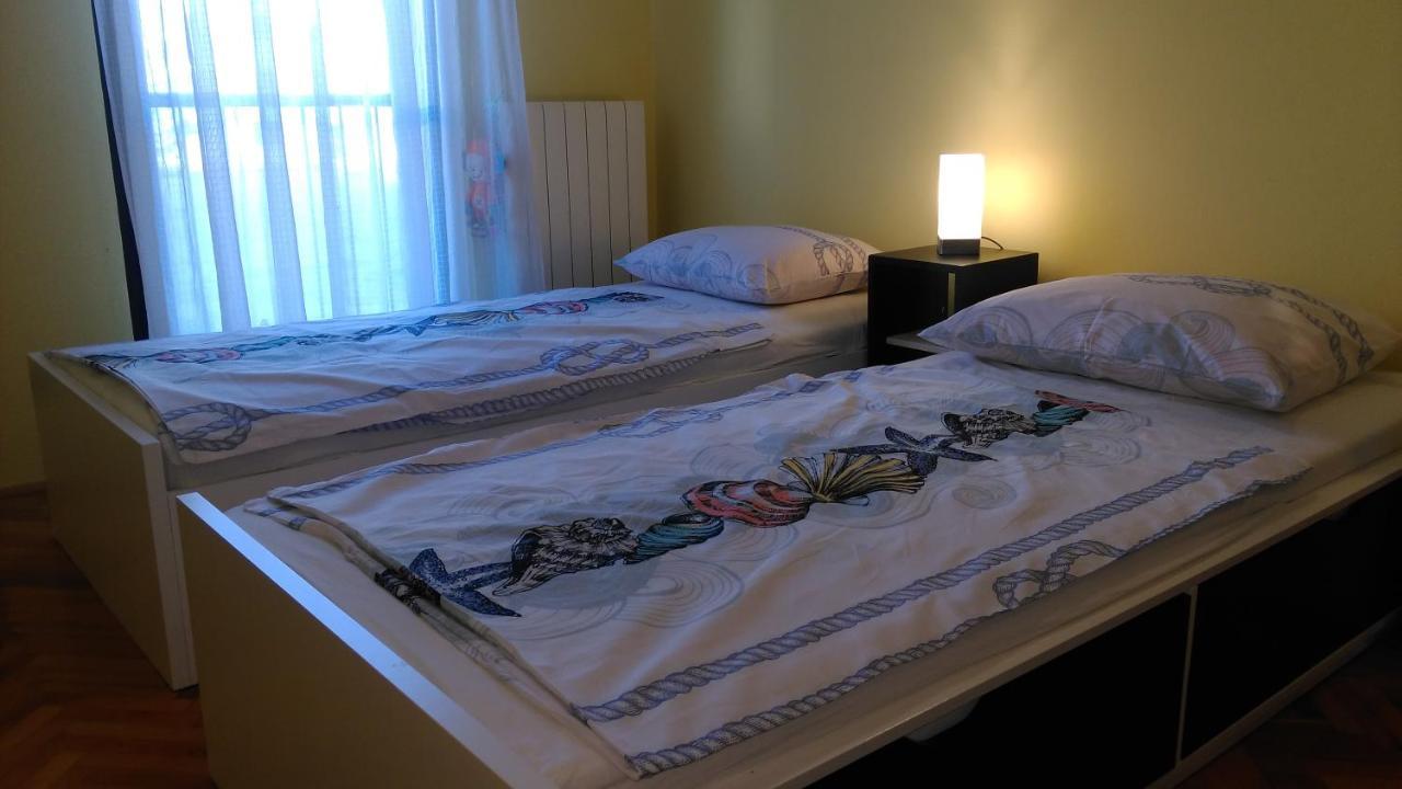 Lair By The Sea - Stoja, Pula Apartment Bagian luar foto