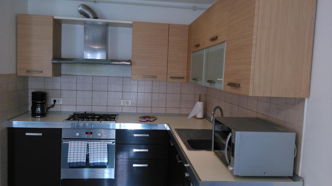 Lair By The Sea - Stoja, Pula Apartment Bagian luar foto